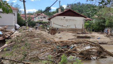 В Карловско: В калта се развиват бактерии, набиваха ваксини против тетанус