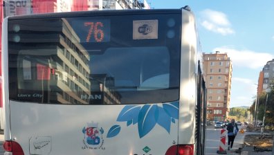 Автобусен шофьор към пътник в София: Спри да си ровиш в телефона! 