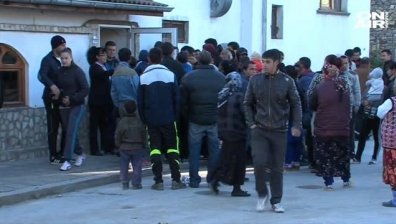 Група роми биха фермер и сина му в Петрич