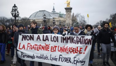 Масови протести в Германия и Франция в подкрепа на мигрантите и срещу нацистите