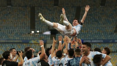 Марио Кемпес заби Меси: Никога няма да си по-велик от Марадона