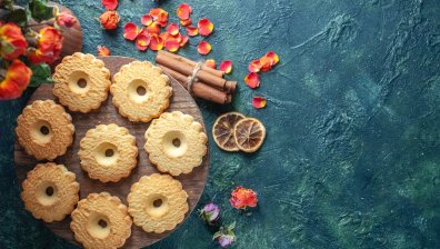 Рецепта за маслени сладки с орехи