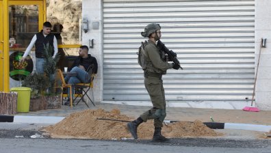 Израелските сили застреляха 13-годишно палестинче на Западния бряг