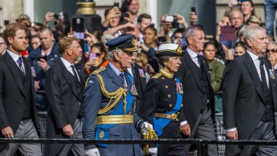 Крал Чарлз III е готов да даде титли на децата на принц Хари, но при условие