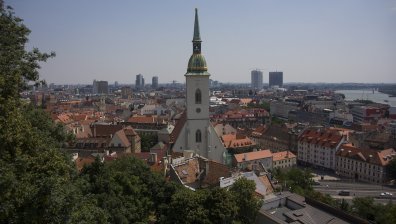 Румънците са изработили най-много часове през 2022 г. - къде се нарежда България?