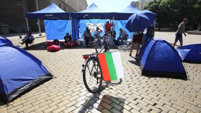 Ден 22: Протест и палатков лагер пред МС, блокадата на Орлов мост остава