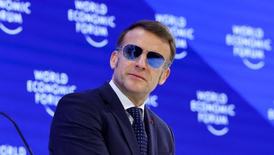 Френското правителство оцеля при пореден вот на недоверие