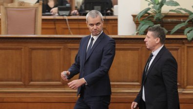 "Демократична България" сряза Костадинов: "Фашистка сган" е недопустим израз в НС