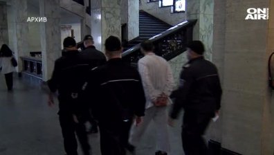 Задържаха психично болния, който нападна двама души в столицата
