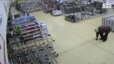Задържаха мъжа, който задигна паднал портфейл в пловдивски магазин