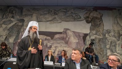 Религията влиза в училище догодина - ще има ли оценки и какво ще учат децата?