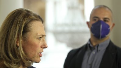 Ива Митева отряза ДБ: Няма да има извънредно заседание на парламента