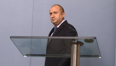Радев: Недопустима атака в 21 век, няма пряка заплаха за България!