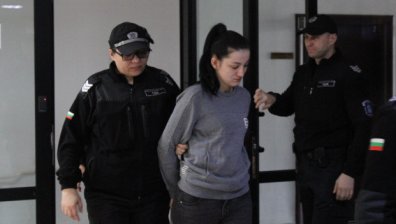 Съдът реши дали да пусне полицайката Лулеова, хваната с канабис, да гледа детето си