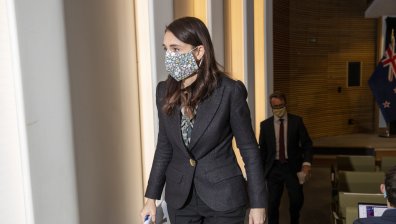 Премиерът на Нова Зеландия отмени сватбата си заради Омикрон