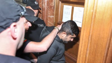 Съдът решава дали да освободи нападателите на медици в Самоков