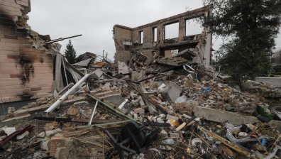 Украйна удържа мащабната руска офанзива, контраатакува на места