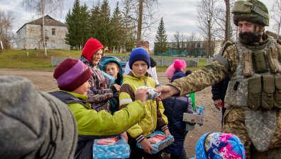Киев съобщи за близо 11 000 отвлечени деца, Русия твърди, че ги отвежда на безопасно място