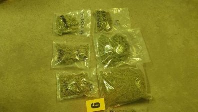 Акция в София: Иззеха 60 кг марихуана, кокаин, екстази и 100 хил. лв., двама са задържани