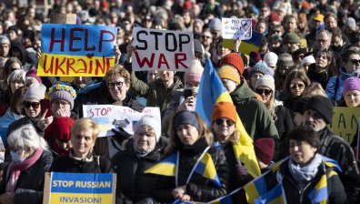 Почти цяла Прага излезе на протест срещу руската агресия