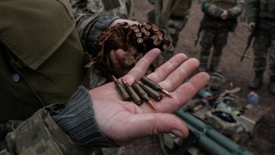 Южна Корея ще преразгледа директните доставки на оръжия за Украйна