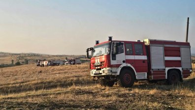 Затвориха АМ "Марица" заради пожара в Харманлийско