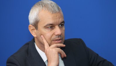 Костадинов: Време е в ЕП да не изпращаме само високоплатени екскурзианти