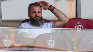 Данаил Ганчев побеснял след загубата, крещял на играчите в съблекалнята