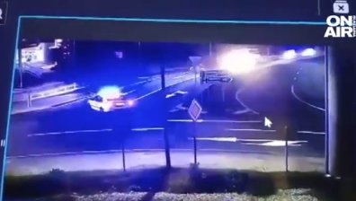 На косъм от летящия автобус в Бургас се разминава моторист (+ВИДЕО)