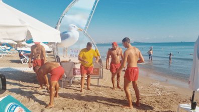 Половината плажове по Южното Черноморие остават без спасители