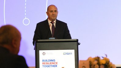 Радев: Време е България да се възползва от членството си в Еврозоната и ЕМС