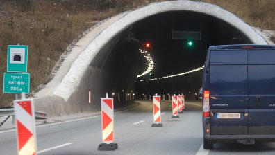Спират камионите над 12 т по АМ "Хемус" заради ремонт