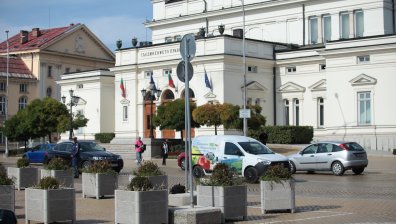 Проучване на "Алфа Рисърч": Преднината на ГЕРБ пред БСП е намалена