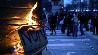 Протестите във Франция ескалираха, десетки са арестуваните