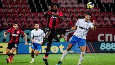 "Локо" (Сф) и "Спартак" (Варна) не намериха път към гола