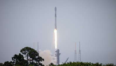 SpaceX скоро започва да предлага космически разходки на туристи