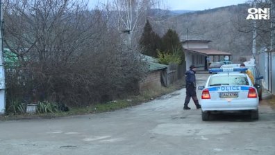 Откриха автомобила на убитото семейство в Нови Искър