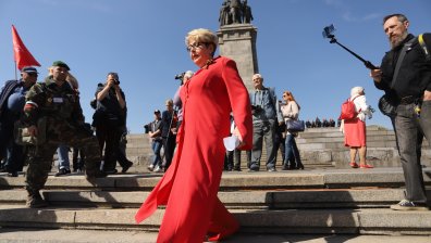 България удря с визи Митрофанова и подчинените ѝ, "Възраждане" предупреди за намесване във войната