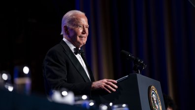 Пропалестински демонстранти посрещнаха Байдън, избяга им през задния вход