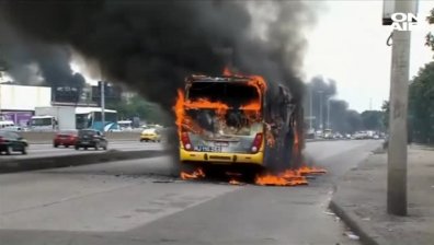 Гангстери опожариха автобуси в Бразилия 