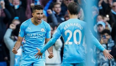 "Манчестър Сити" държи "Челси" изкъсо: Отнесе "Евертън" с класика