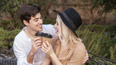 Как всяка зодия се държи на първа среща