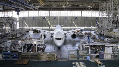 Boeing забавя поръчки за 787 заради дефект
