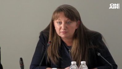 Скандали, спорове... Избраха Деница Сачева за социален министър (Обновена)