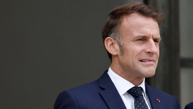 Франция на ръба: Натиск върху Макрон за оставка след политическата безизходица