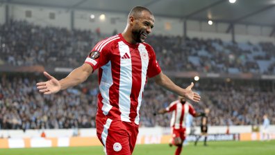 "Олимпиакос" отново се изкачи на върха в Гърция