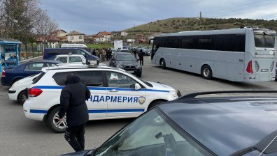 150 униформени издирват въоръжения Бейсин, ранил е жена с нож