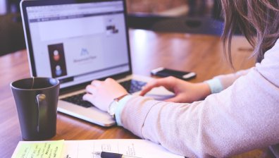 Работата на компютър променя стойката ни, ако не спазваме елементарни правила