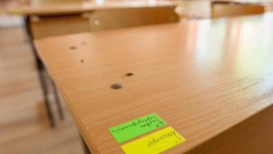 Започва присъственото обучение за учениците от 6, 9 и 12 клас