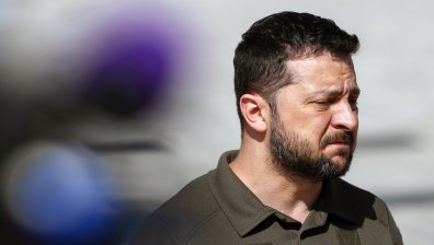 Зеленски лети към София с правителствения самолет на България